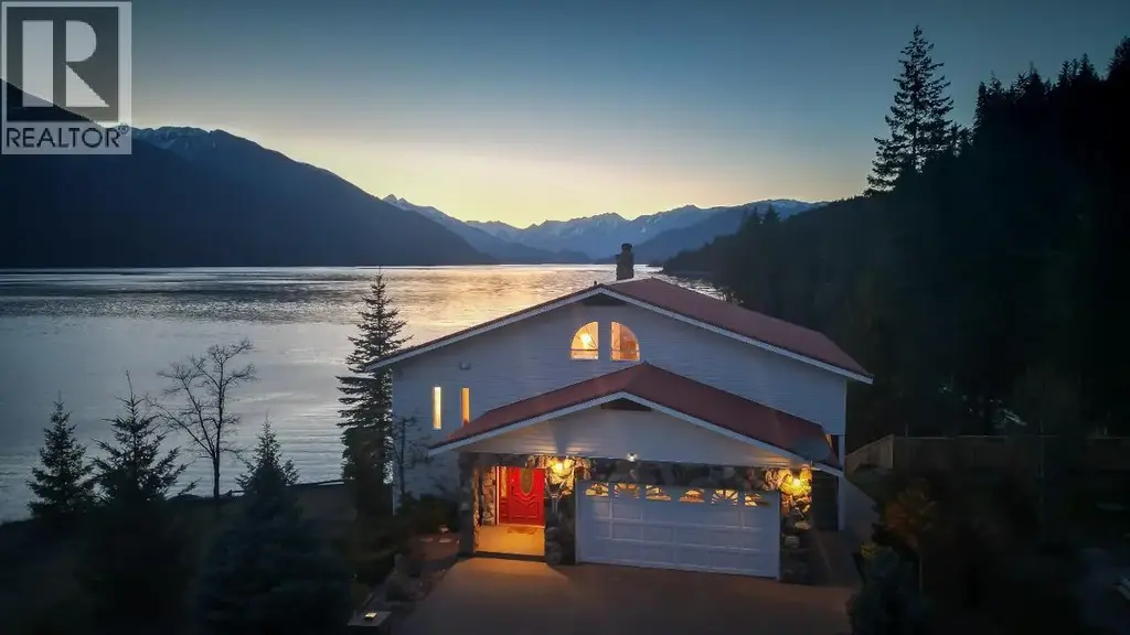 819 Silver Cove Drive, Silverton